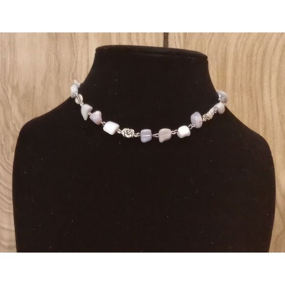 Vintage Lavender Mother of Pearl Bead Silver Tone Charms 15-17" Link Necklace - Picture 1 of 5